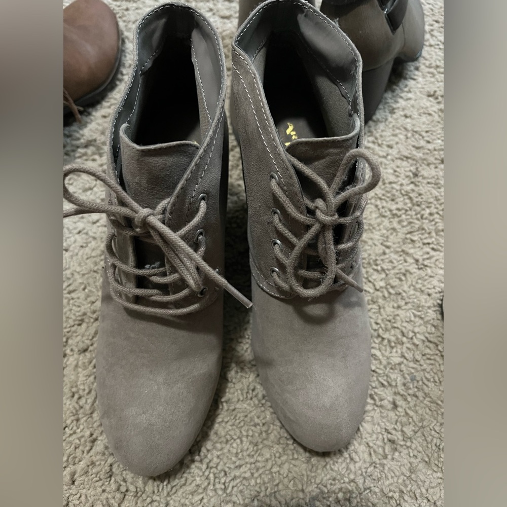 Heeled bootie